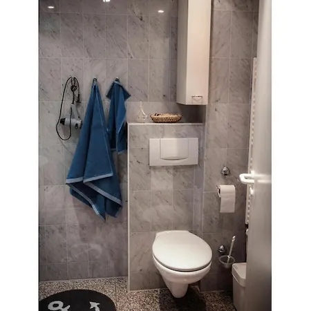 With 2 Bedrooms Dorumer Neufeld